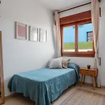 Central Beach Apartment With Free Parking And Pool