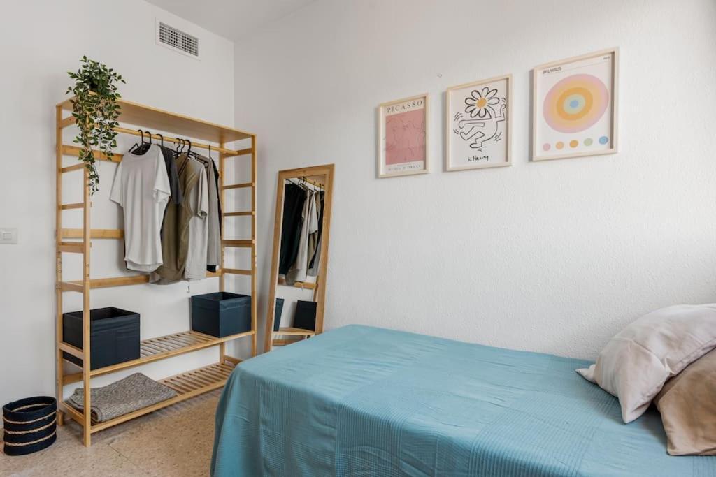 With Free Parking And Pool Appartement