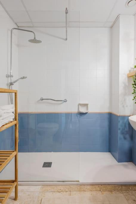 With Free Parking And Pool Marbellac