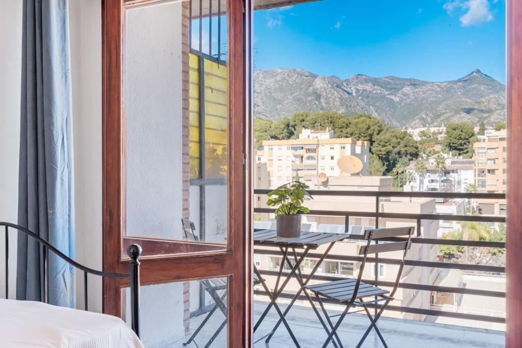 With Free Parking And Pool Appartement